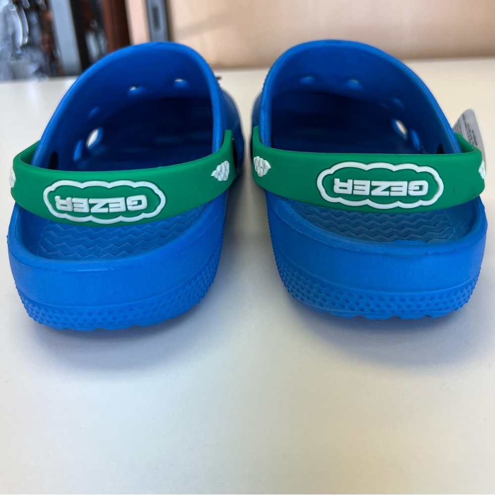 Kids Crocs - Picture 8 of 9